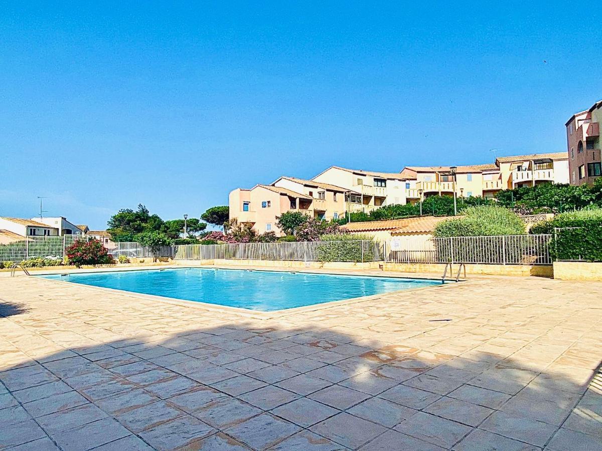 Appartement Proche Mer Avec Piscine Et Parking Fleury  Extérieur photo