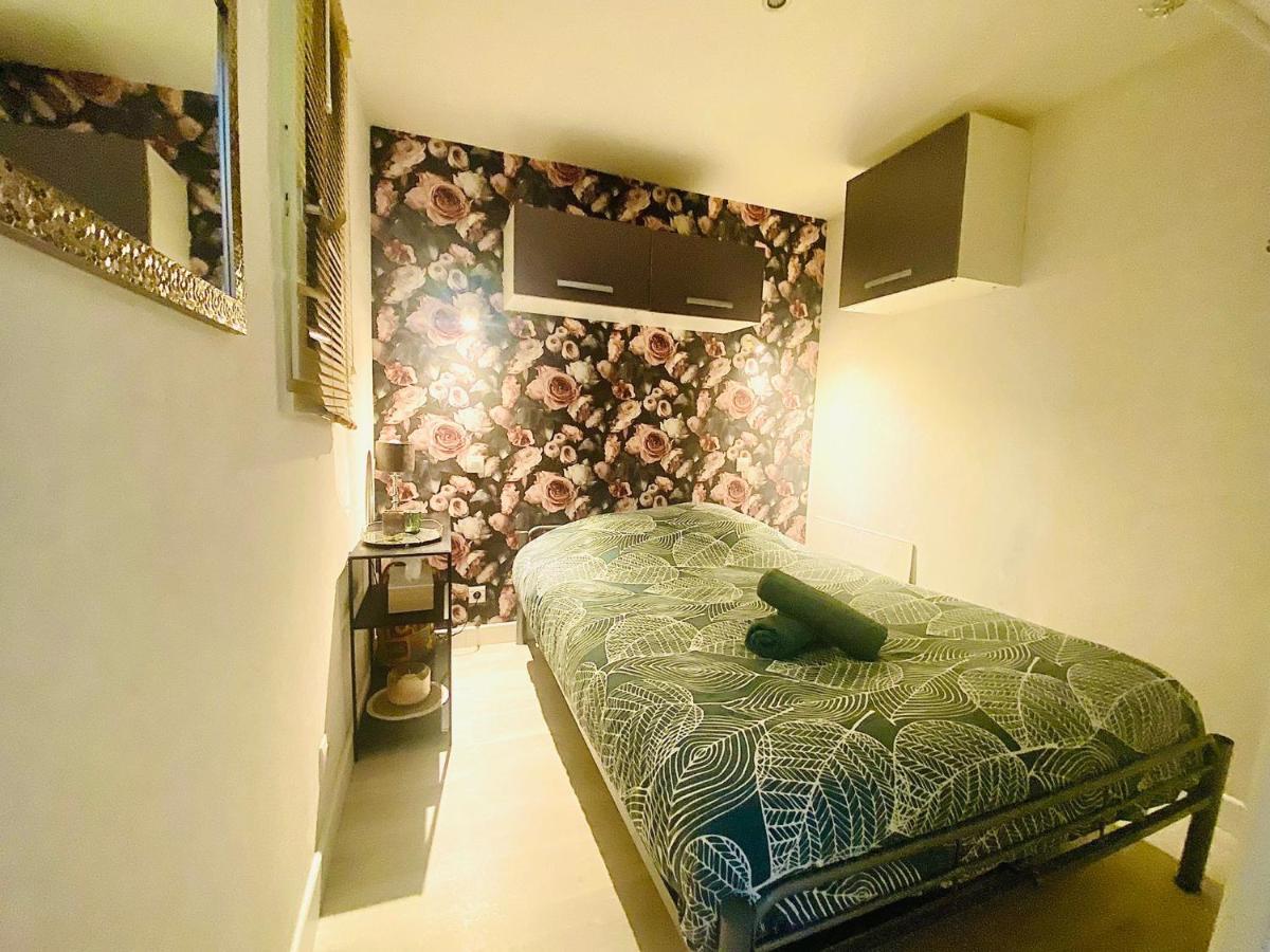 Appartement Proche Mer Avec Piscine Et Parking Fleury  Extérieur photo