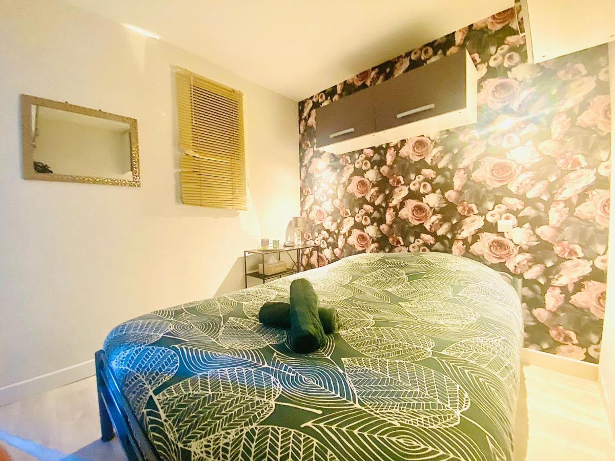 Appartement Proche Mer Avec Piscine Et Parking Fleury  Extérieur photo
