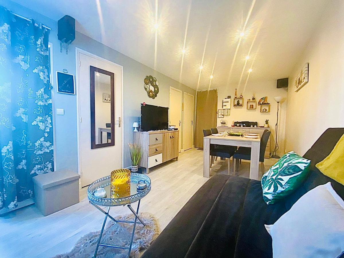 Appartement Proche Mer Avec Piscine Et Parking Fleury  Extérieur photo
